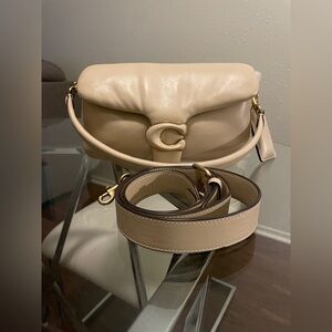 Coach Pillow Tabby 26